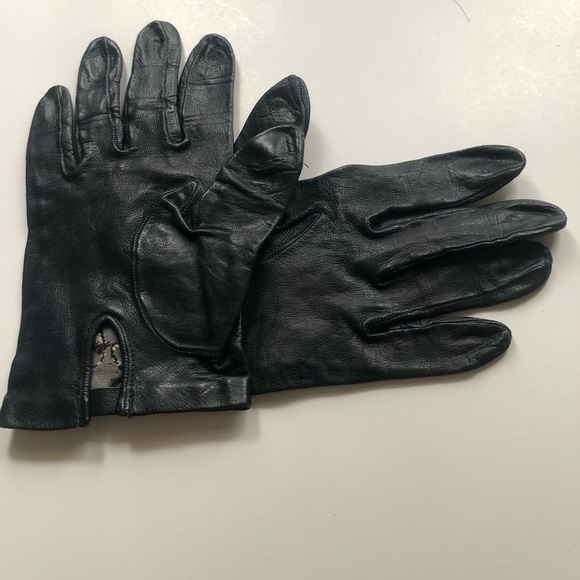Black Vintage Leather Fashion Gloves with Seam Detailing - Picture 8 of 8